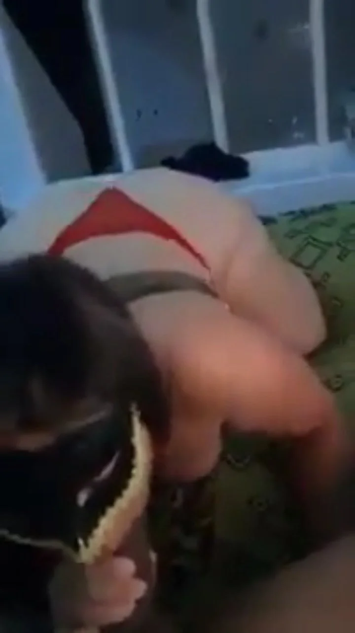 Gorda trola le pagan y se pone a chupar la pija 🔥 image 15