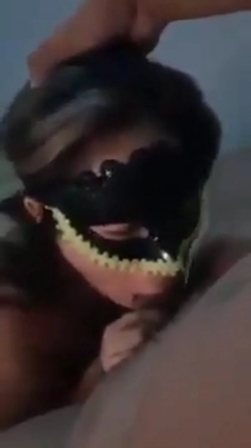 Gorda trola le pagan y se pone a chupar la pija 🔥 image 26