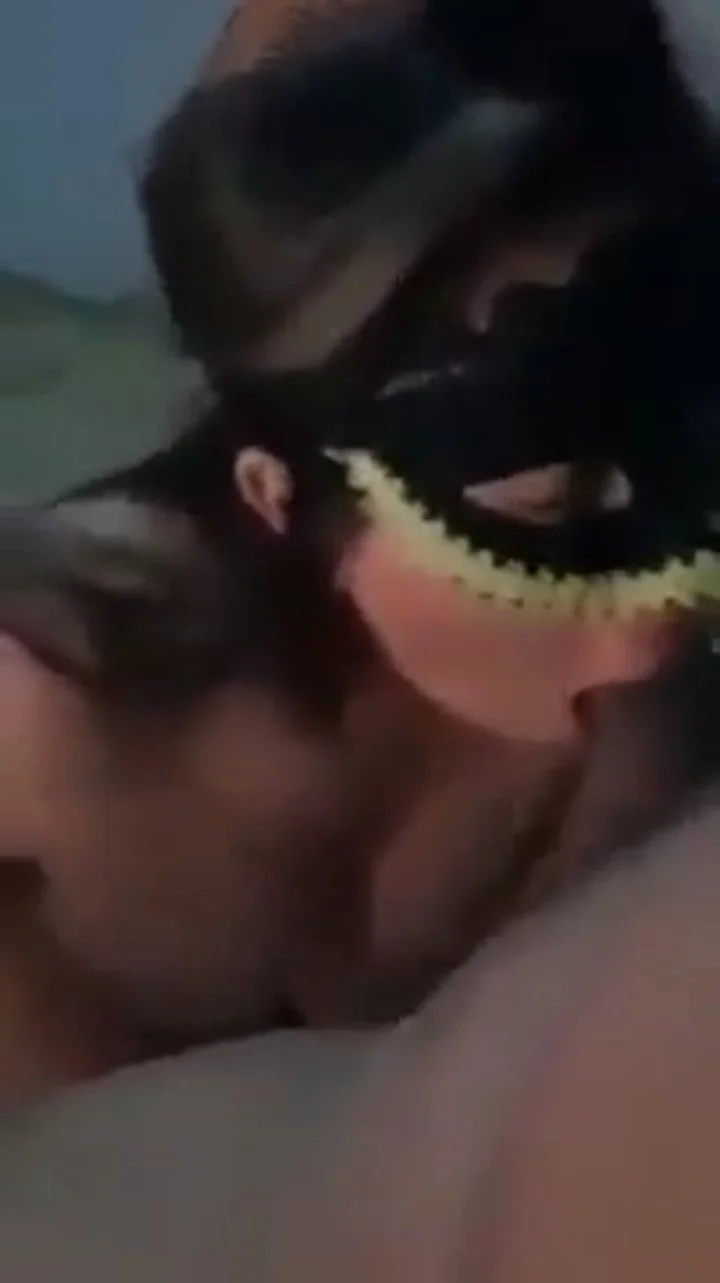 Gorda trola le pagan y se pone a chupar la pija 🔥 image 32
