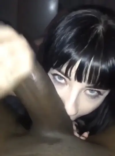 Que olhar...Gotica branquinha mamando o negão dotado cover image
