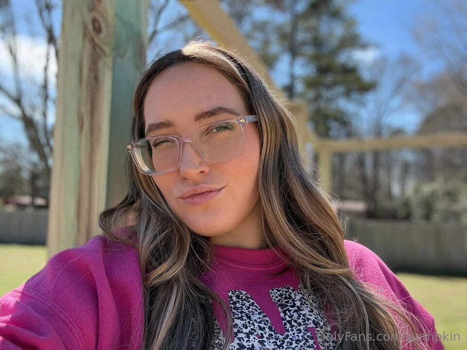 IYKYK her sister is back again image 2