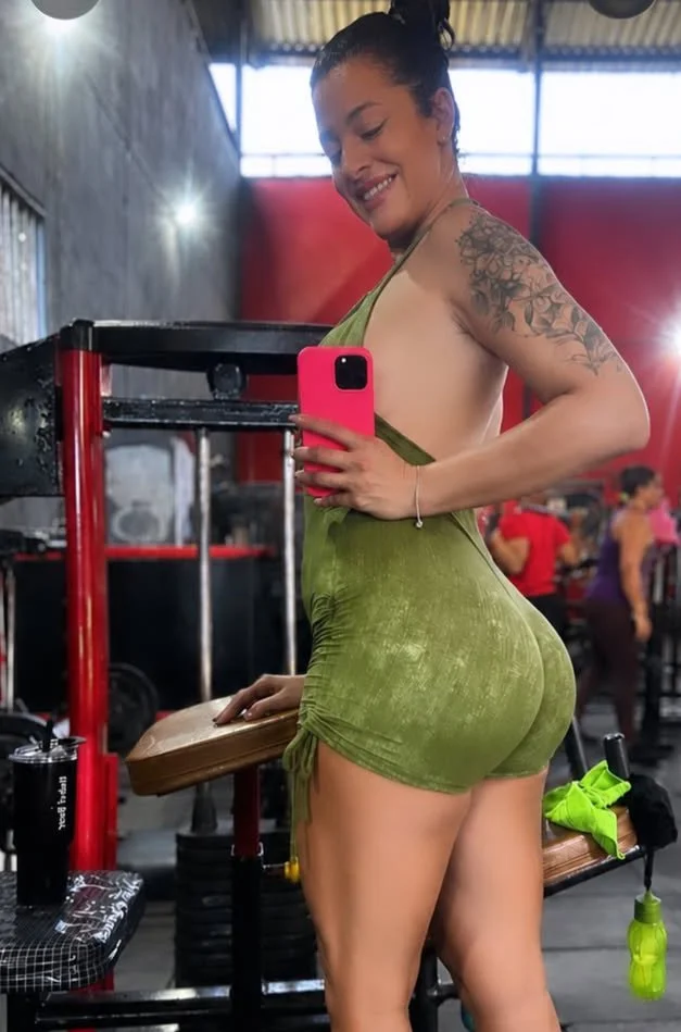 Tati loira gostosa de Pernambuco image 2