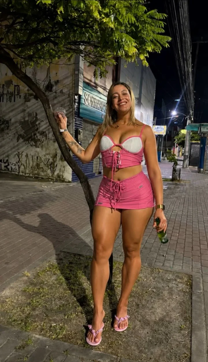 Tati loira gostosa de Pernambuco image 5