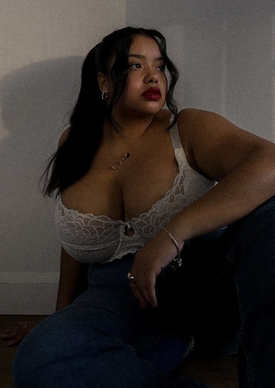 Jessica , mannequin taille plus qui vous en offre vraiment plus image 2