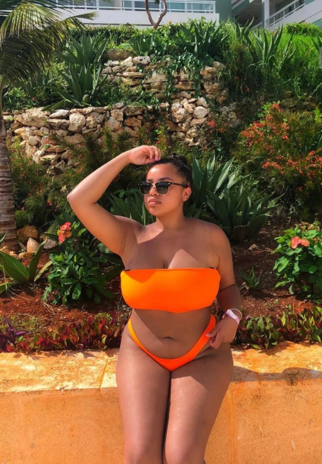Jessica , mannequin taille plus qui vous en offre vraiment plus image 43