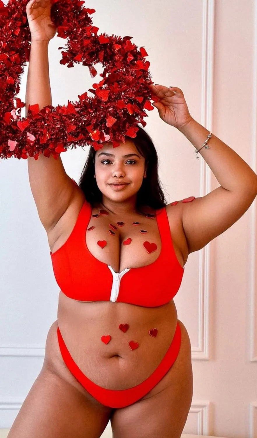Jessica , mannequin taille plus qui vous en offre vraiment plus image 9