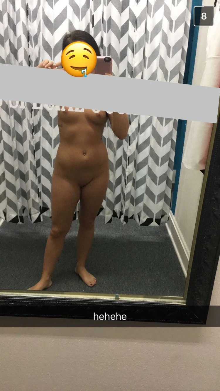 Guy wants his 22yo fiancé shared with the world image 11