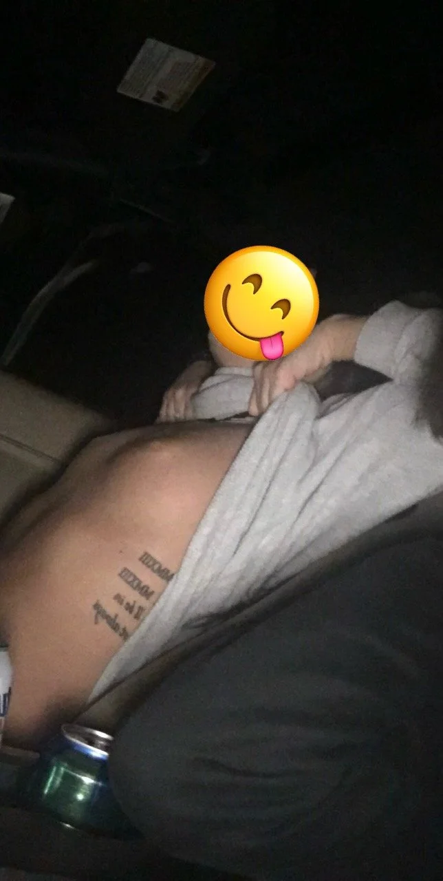 Guy wants his 22yo fiancé shared with the world image 4