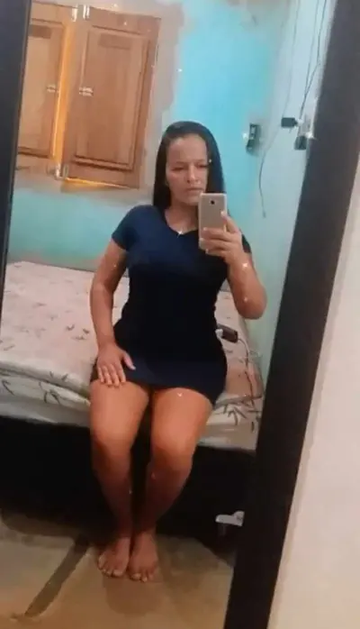 vocês comiam essa coroa puta safada cover image