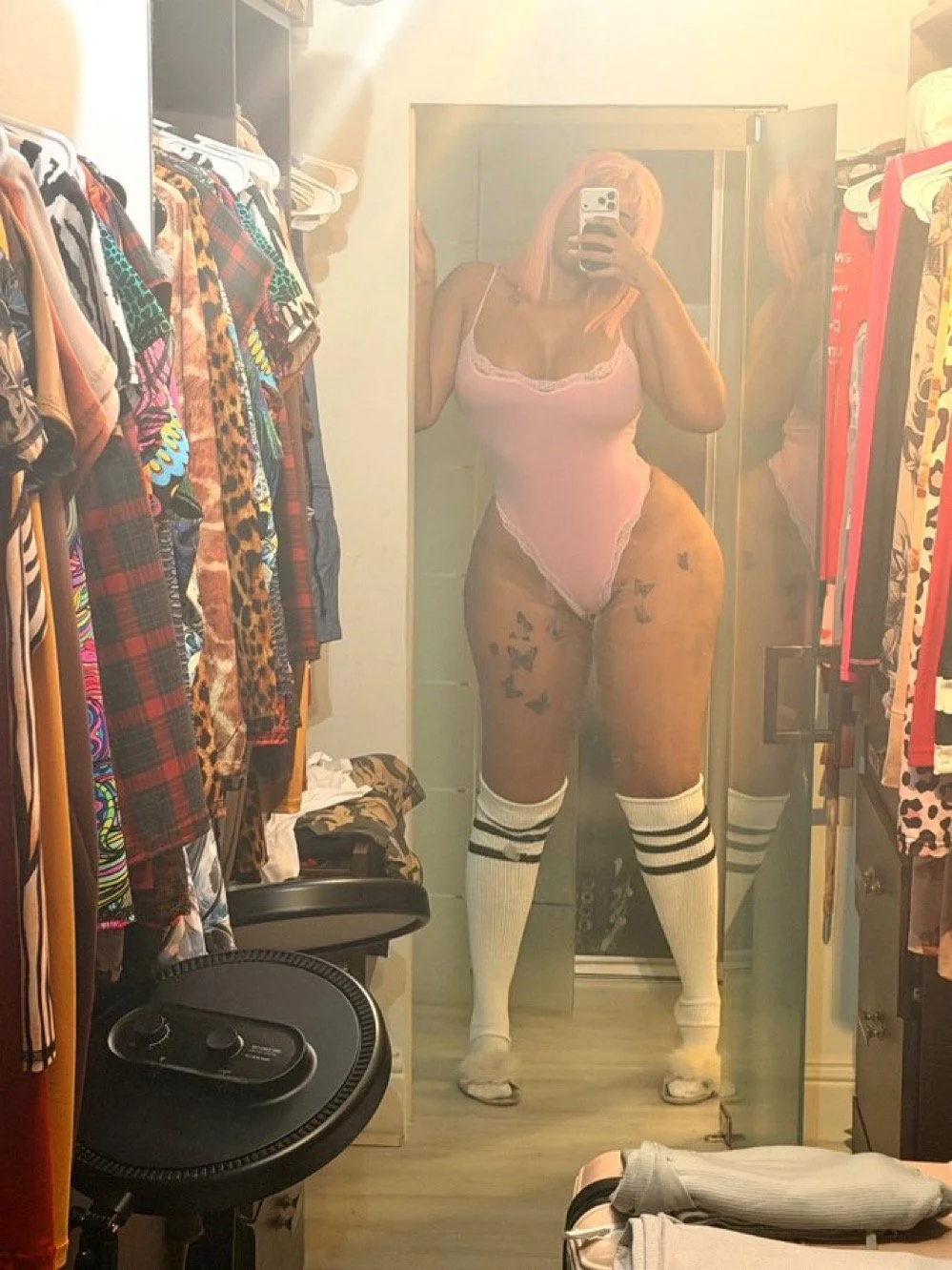 Beautiful thick 6’7 Latina😍😍👅🍑🍒 main image