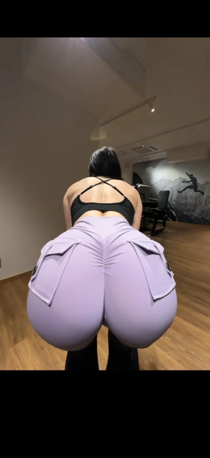 Fit girl=fat ass😵‍💫🍑🍑🍑🍑 image 16