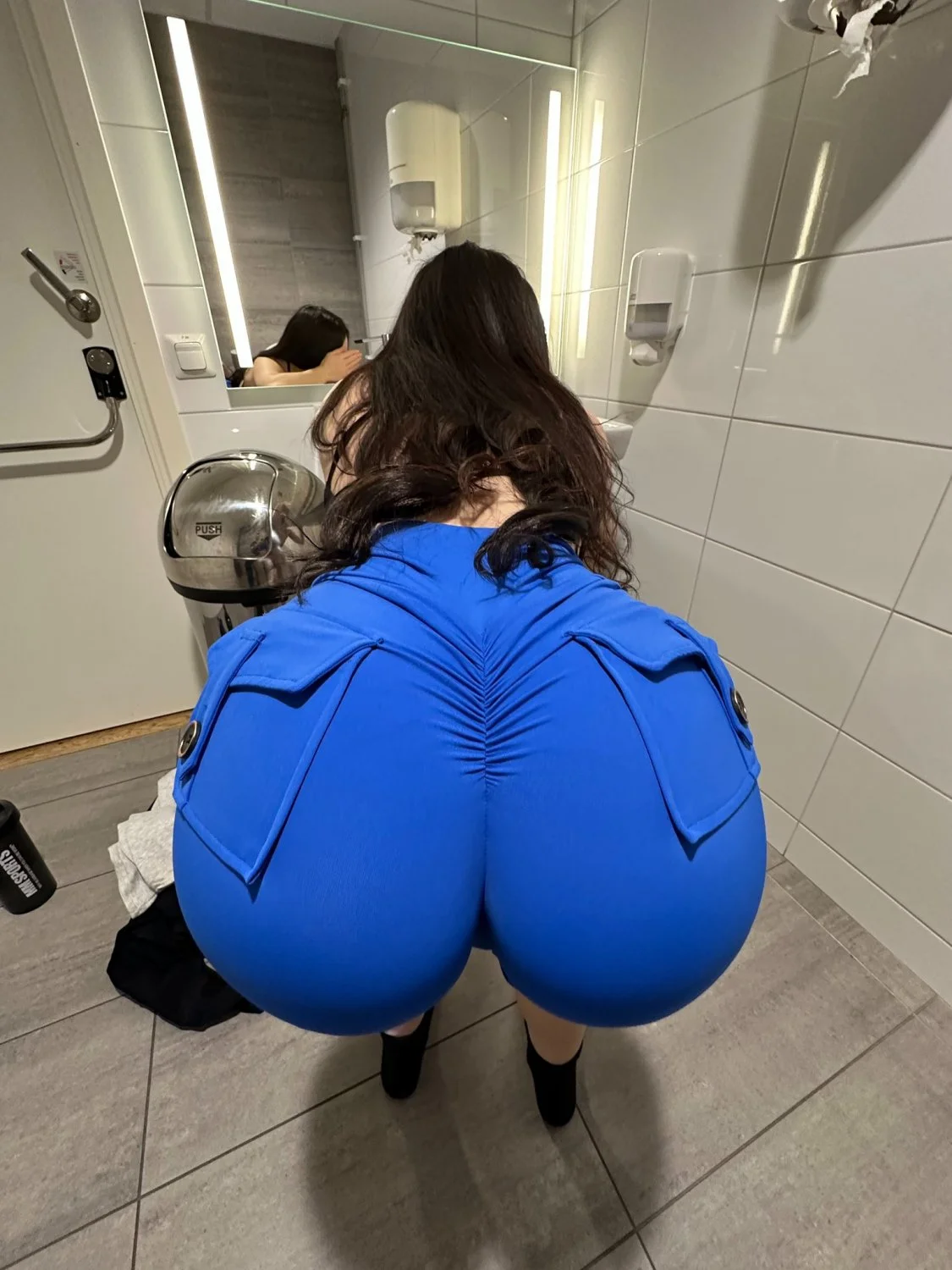Fit girl=fat ass😵‍💫🍑🍑🍑🍑 image 2