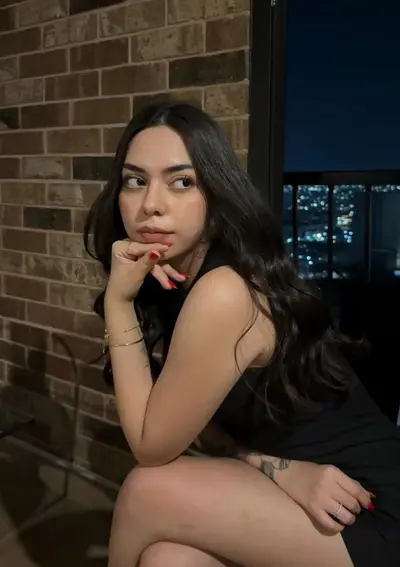 Insta - Yamirootz - puta mexicana chupando verga con (IA) 💦 cover image