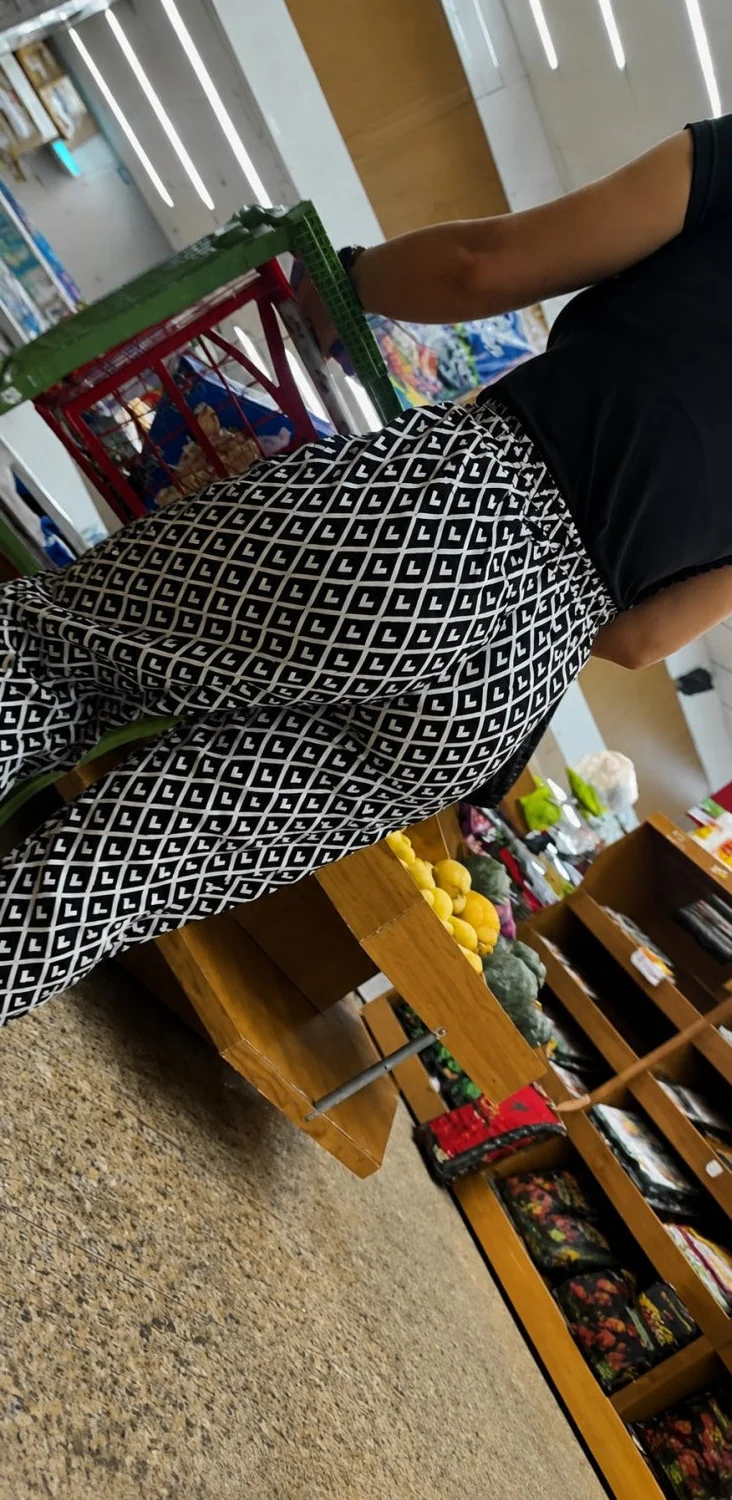 Ass in public 8 image 3