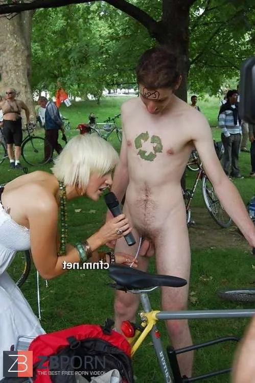 Women and cocks 8 main image