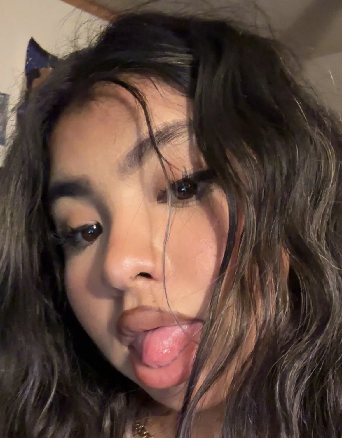 mexican baddie keeps sending her fat ass image 2
