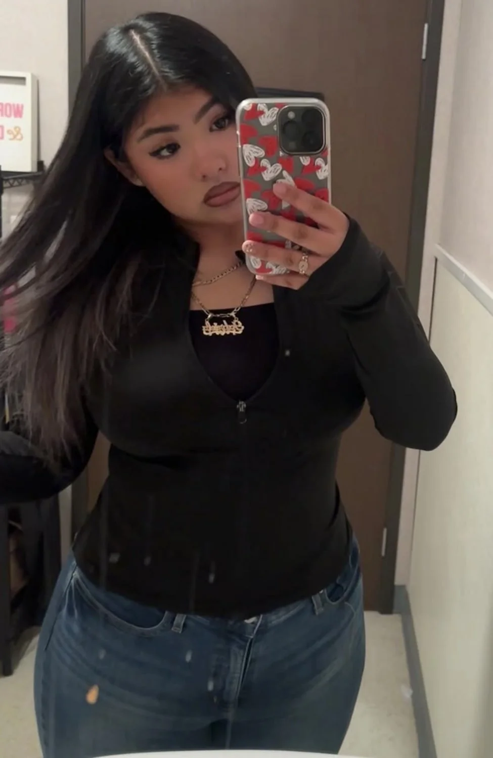 mexican baddie keeps sending her fat ass image 6