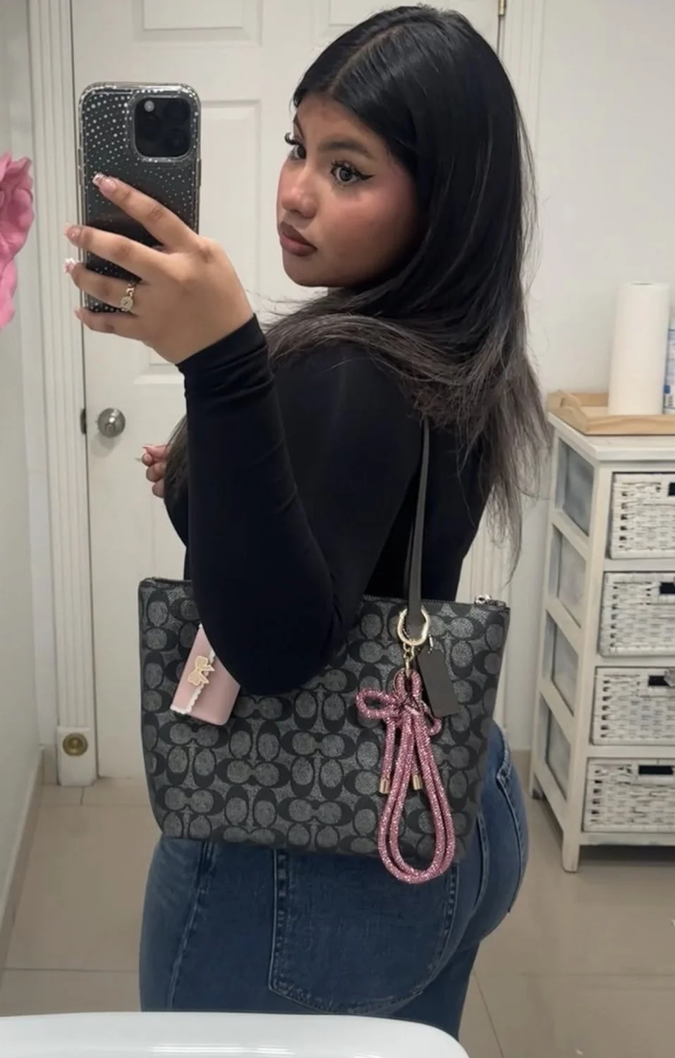 mexican baddie keeps sending her fat ass image 8