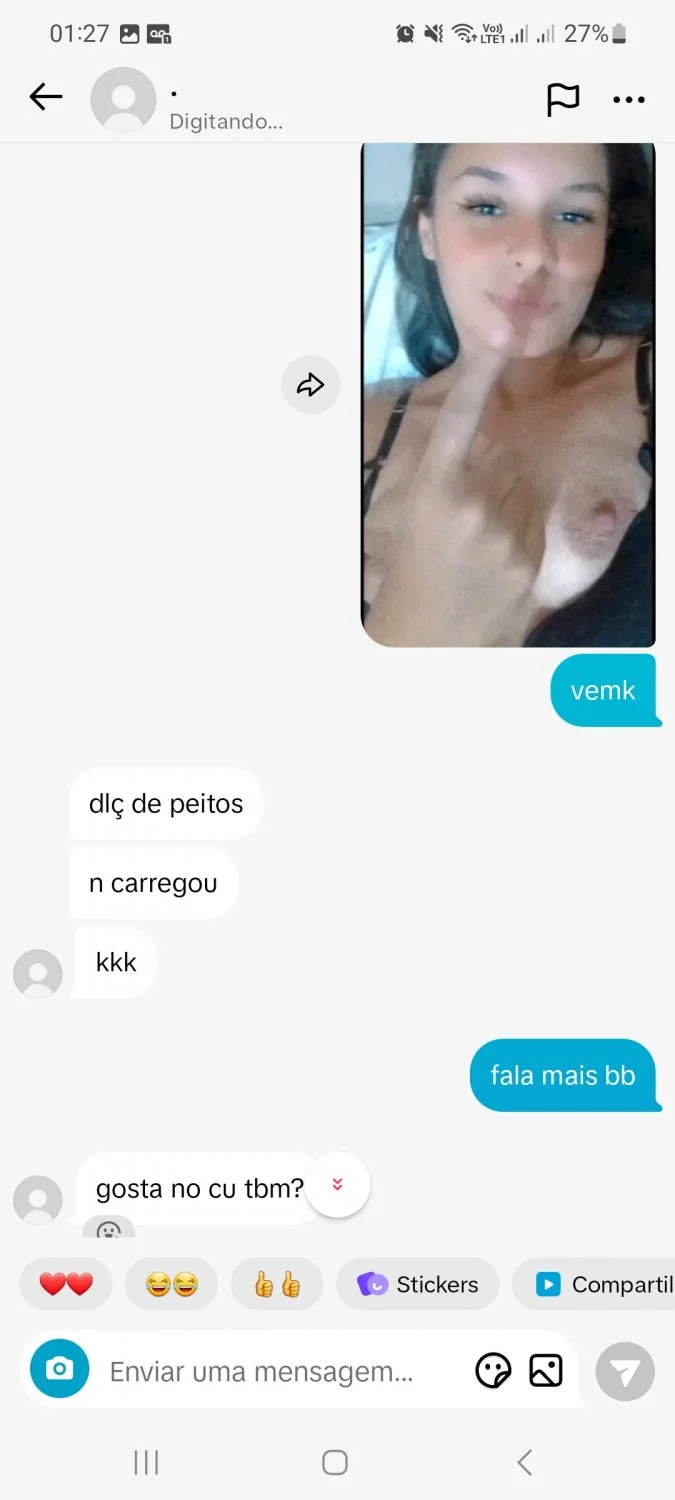 Larissinha na live pelada image 11