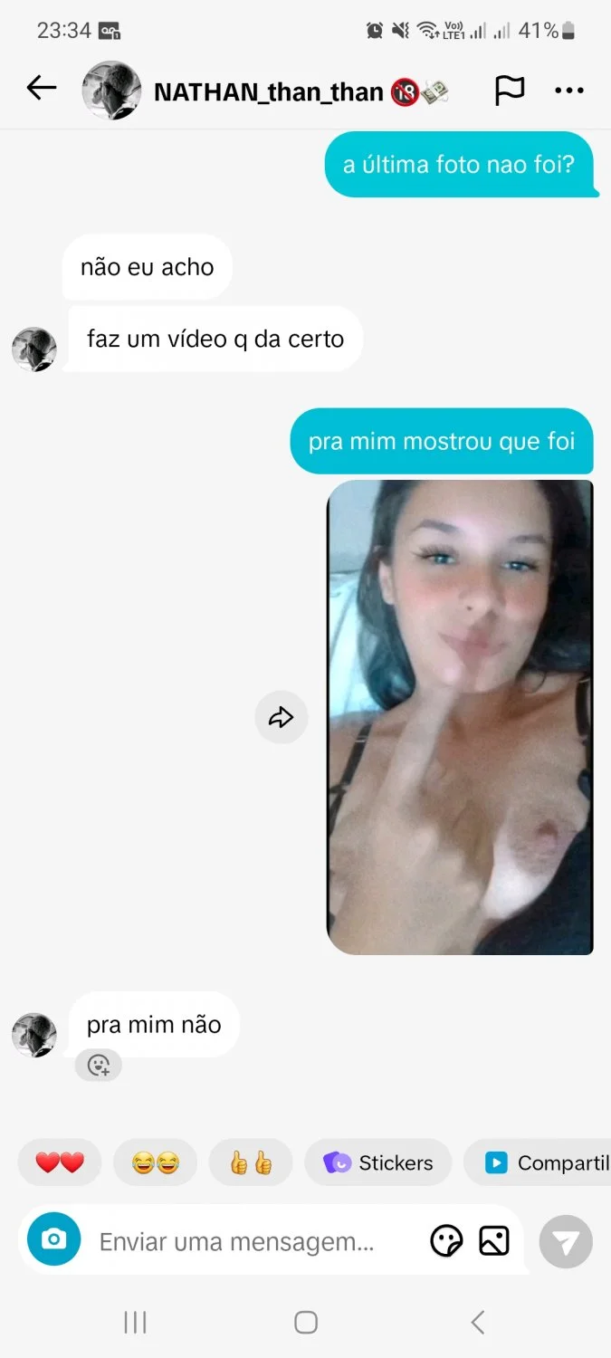 Larissinha na live pelada image 14