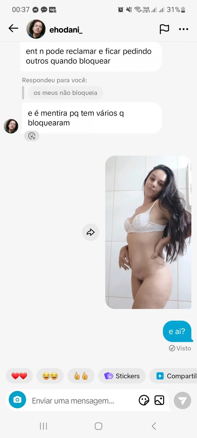 Larissinha na live pelada image 9