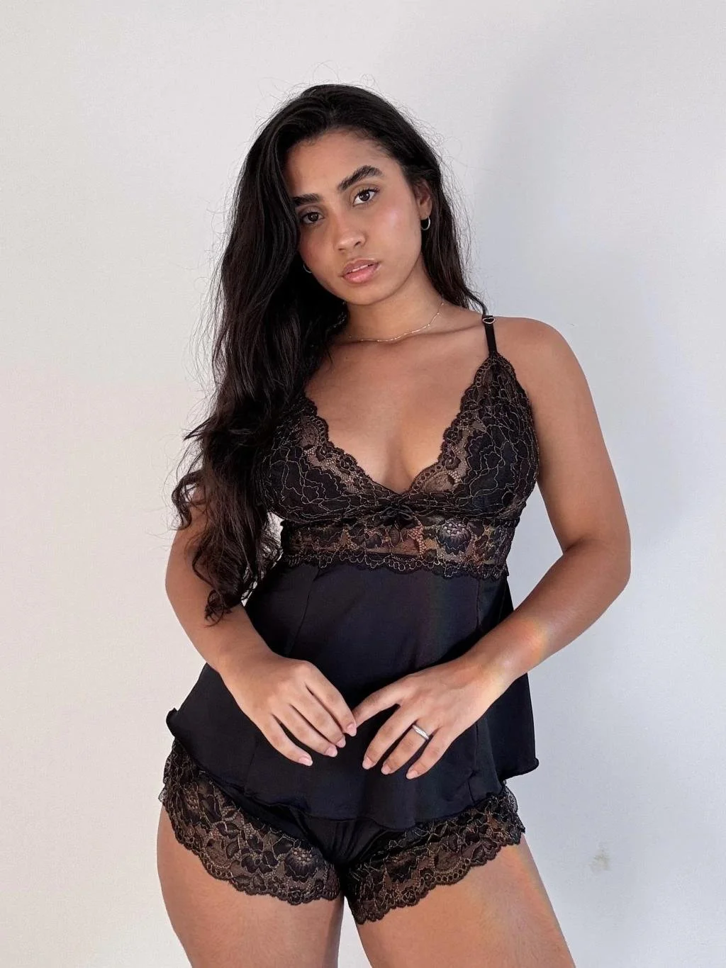 gostosa de loja de lingerie image 13