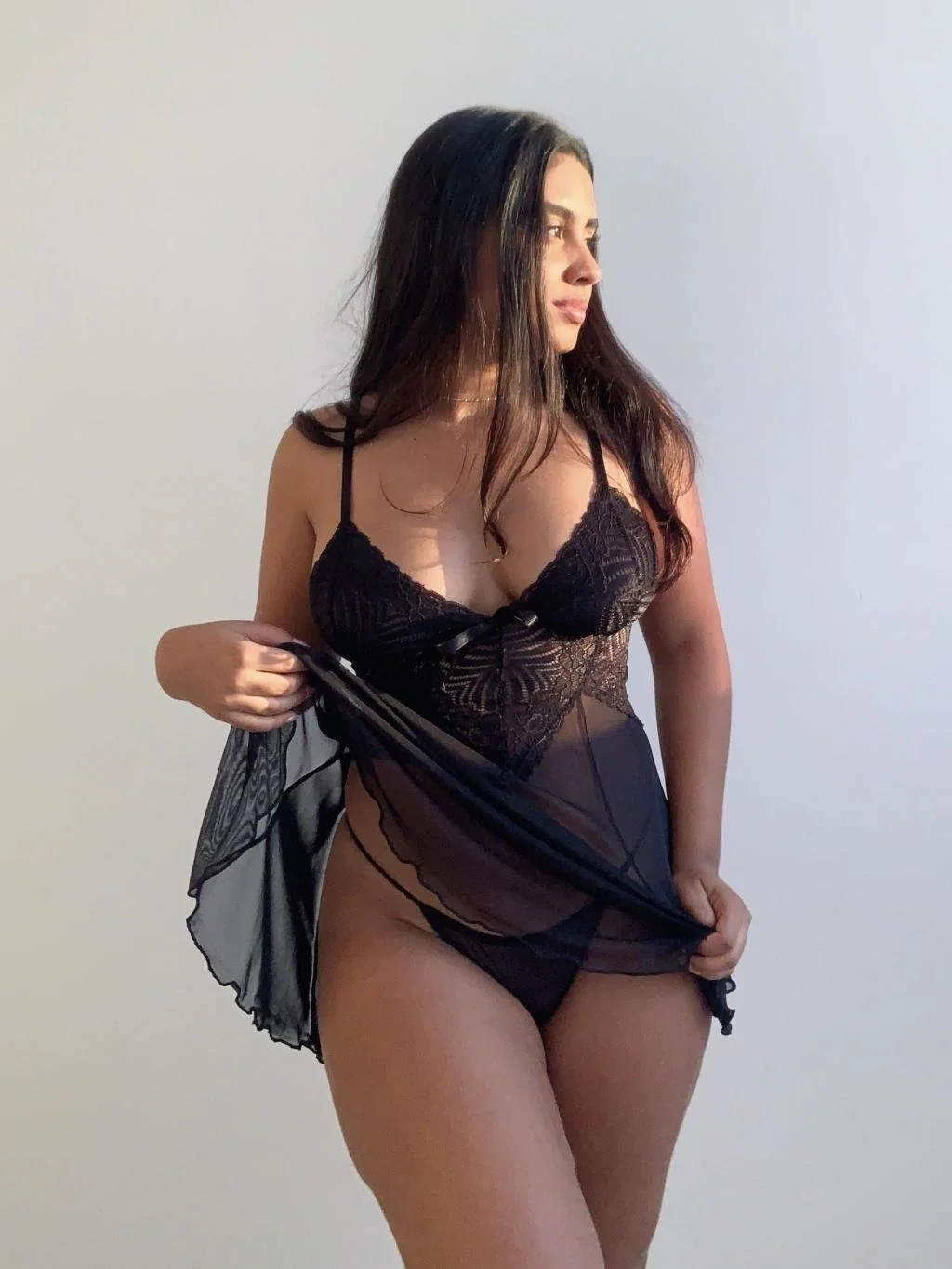 gostosa de loja de lingerie image 20