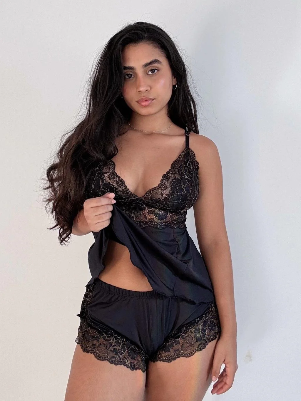 gostosa de loja de lingerie image 30