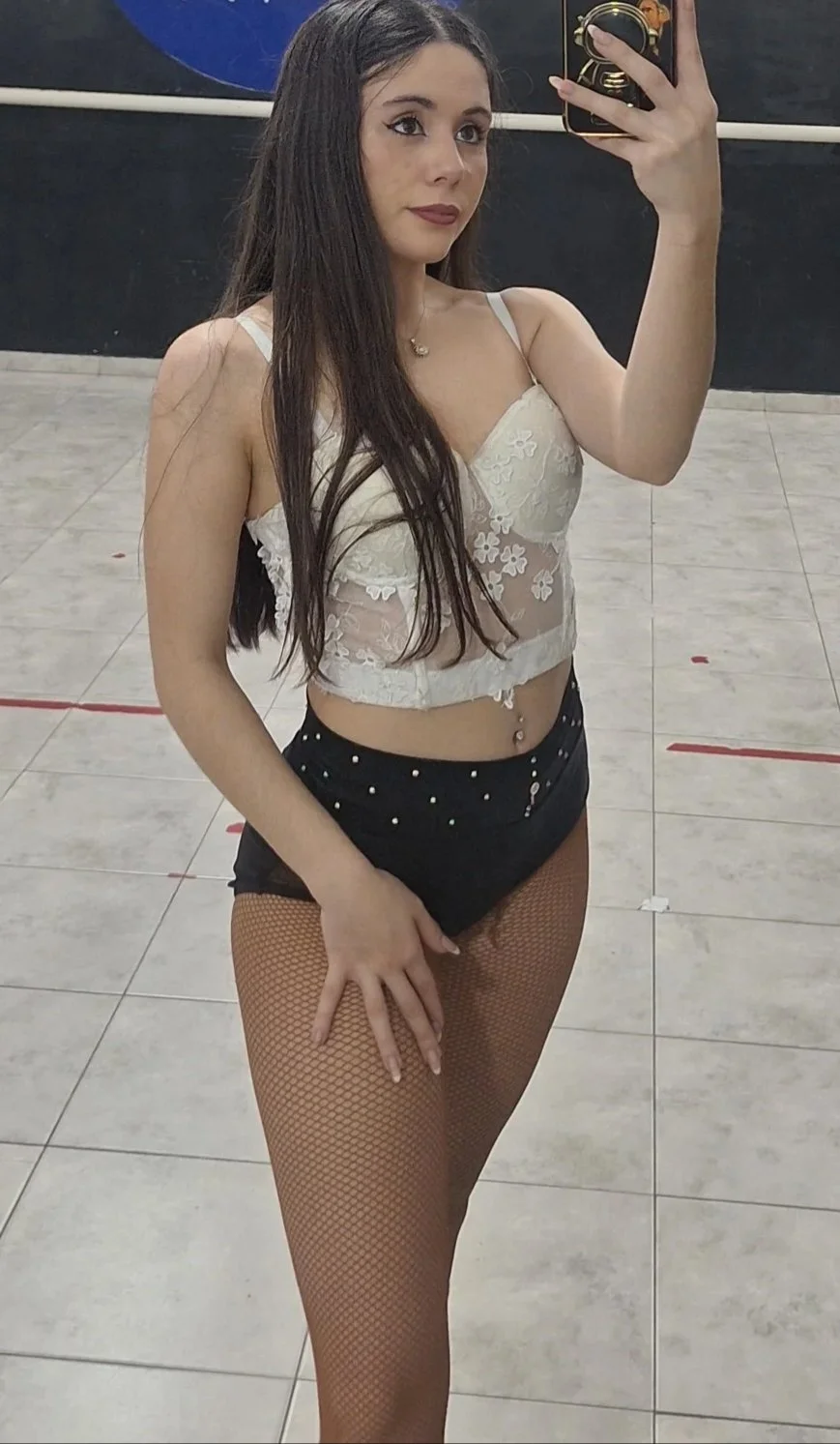 Puta de 22 años con novio cornudo 🔥 image 3