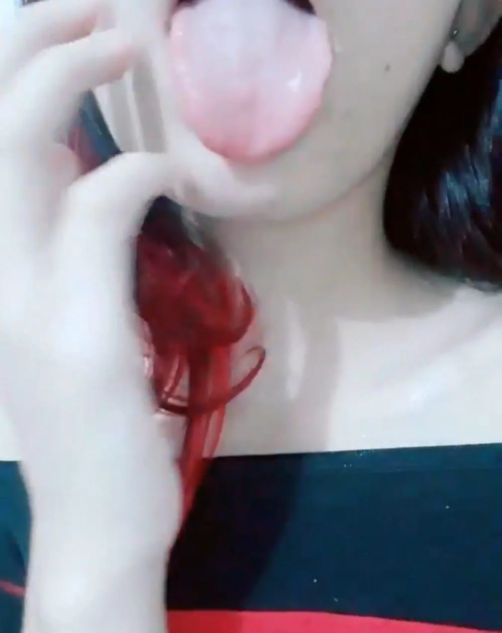 Gótica putinha boqueteira criou outro insta de tanto ser vazada image 13