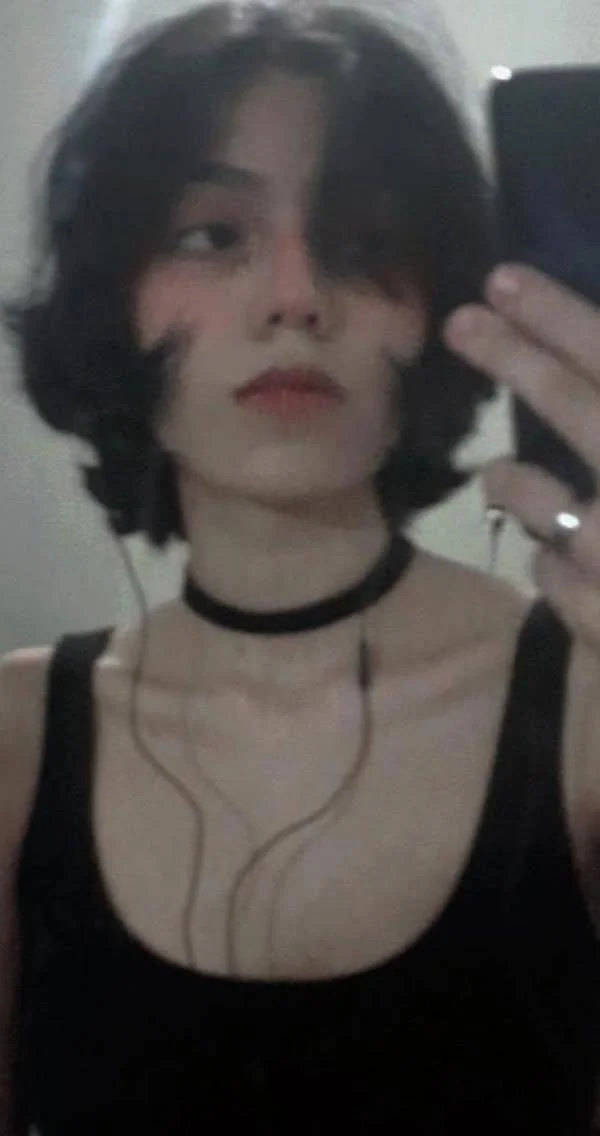 Gótica putinha boqueteira criou outro insta de tanto ser vazada image 2