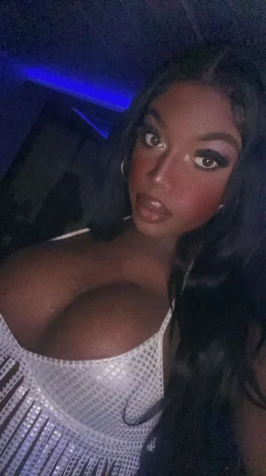 She soo wet 💦💦💦 image 2