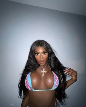 She soo wet 💦💦💦 image 5