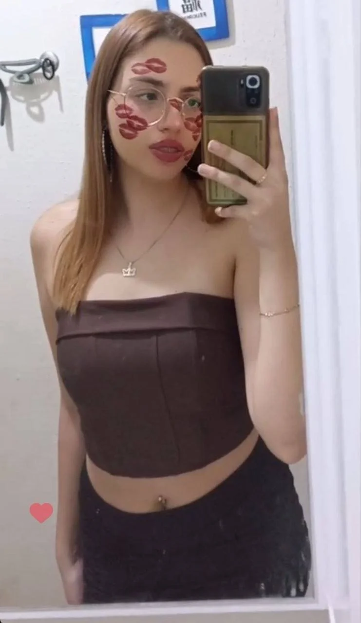 Emilly 19 aninhos image 2