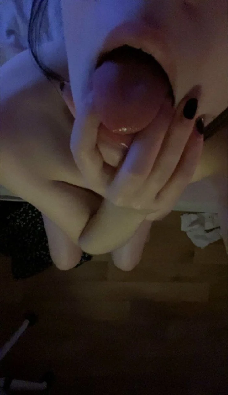 Cute goth Anabel image 9