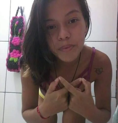 Novinha magrinha gostosa image 3