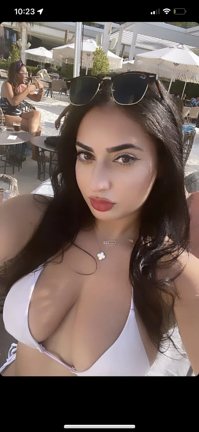 Iraqi whore leaked by brother image 6