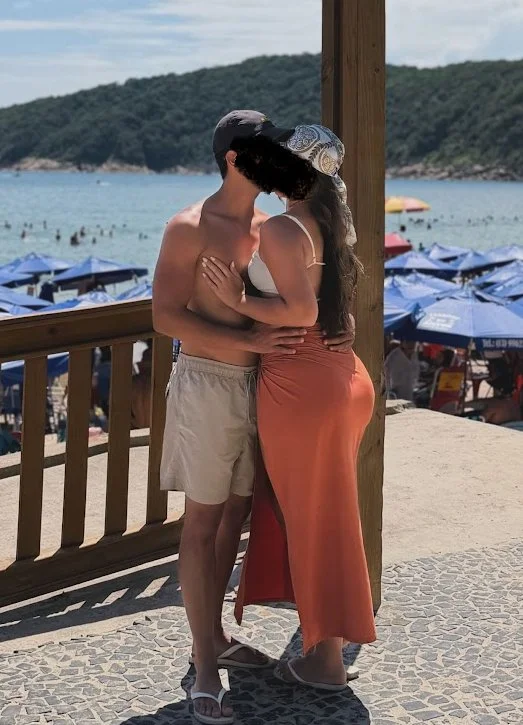 patricinha briga com namorado sai pra balada com amiga, acaba trepando com negão no pelo main image