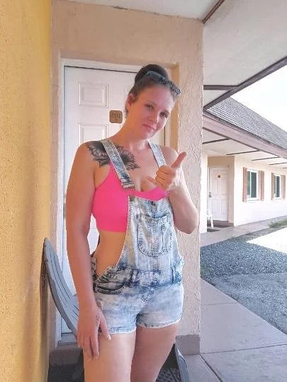 Katie Lynn trashy whore image 6
