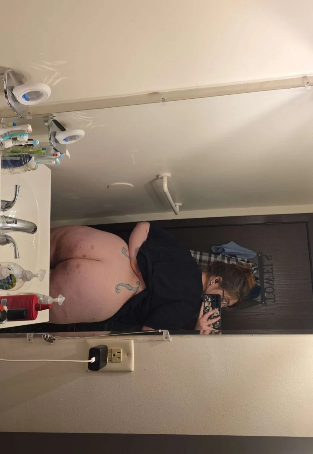 Married BBW mom wants posted to humiliate her husband on father's day image 10