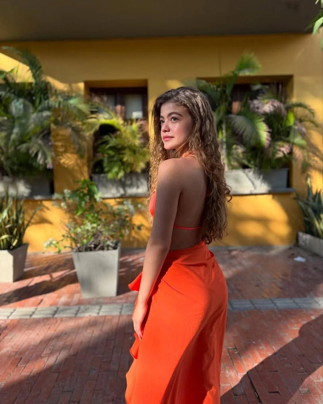 Hermosa rubia latina de buen culo image 29