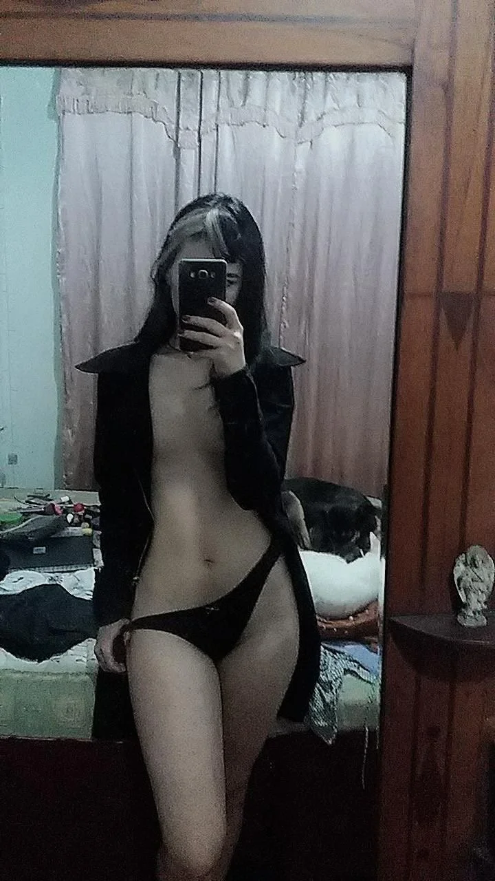 Abre el culo la gotica image 9