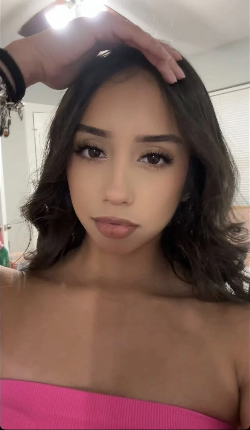 Irl Latina dm if you like her main image