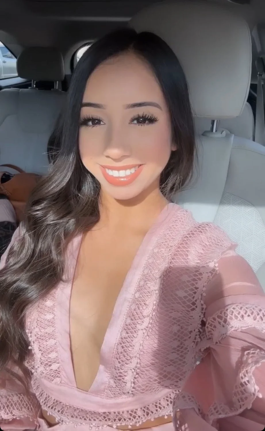 Irl Latina dm if you like her image 4