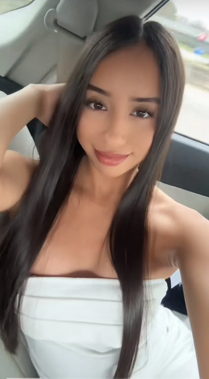 Irl Latina dm if you like her image 5