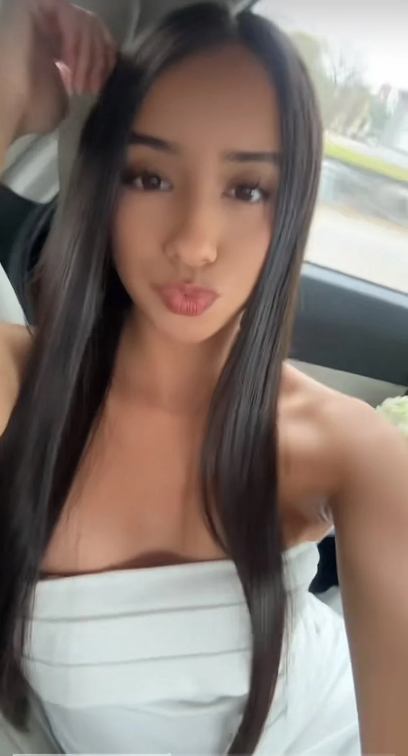 Irl Latina dm if you like her image 6