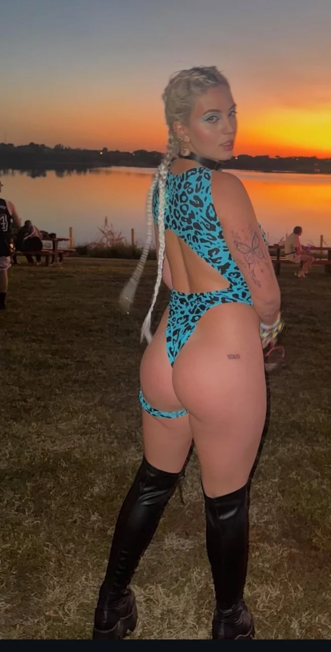 Sexy stripper thot image 8