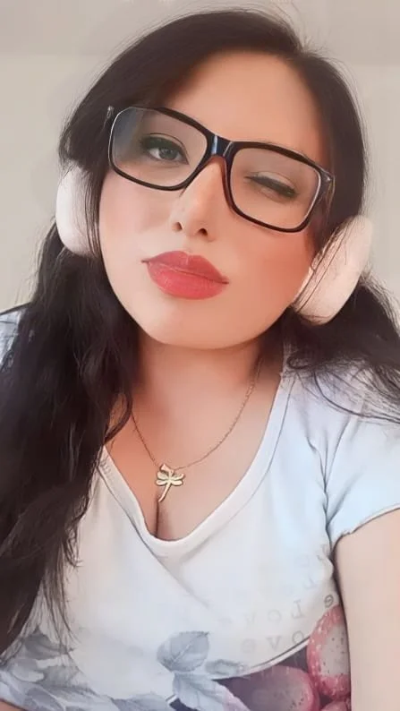 Latinas image 10