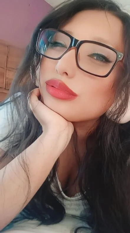 Latinas image 13