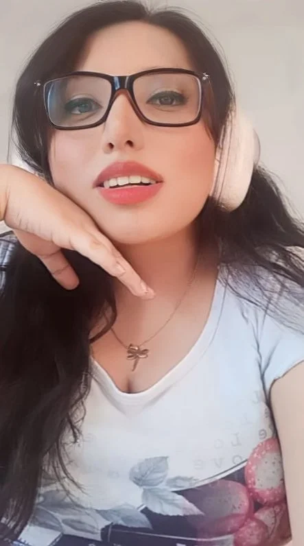 Latinas image 9
